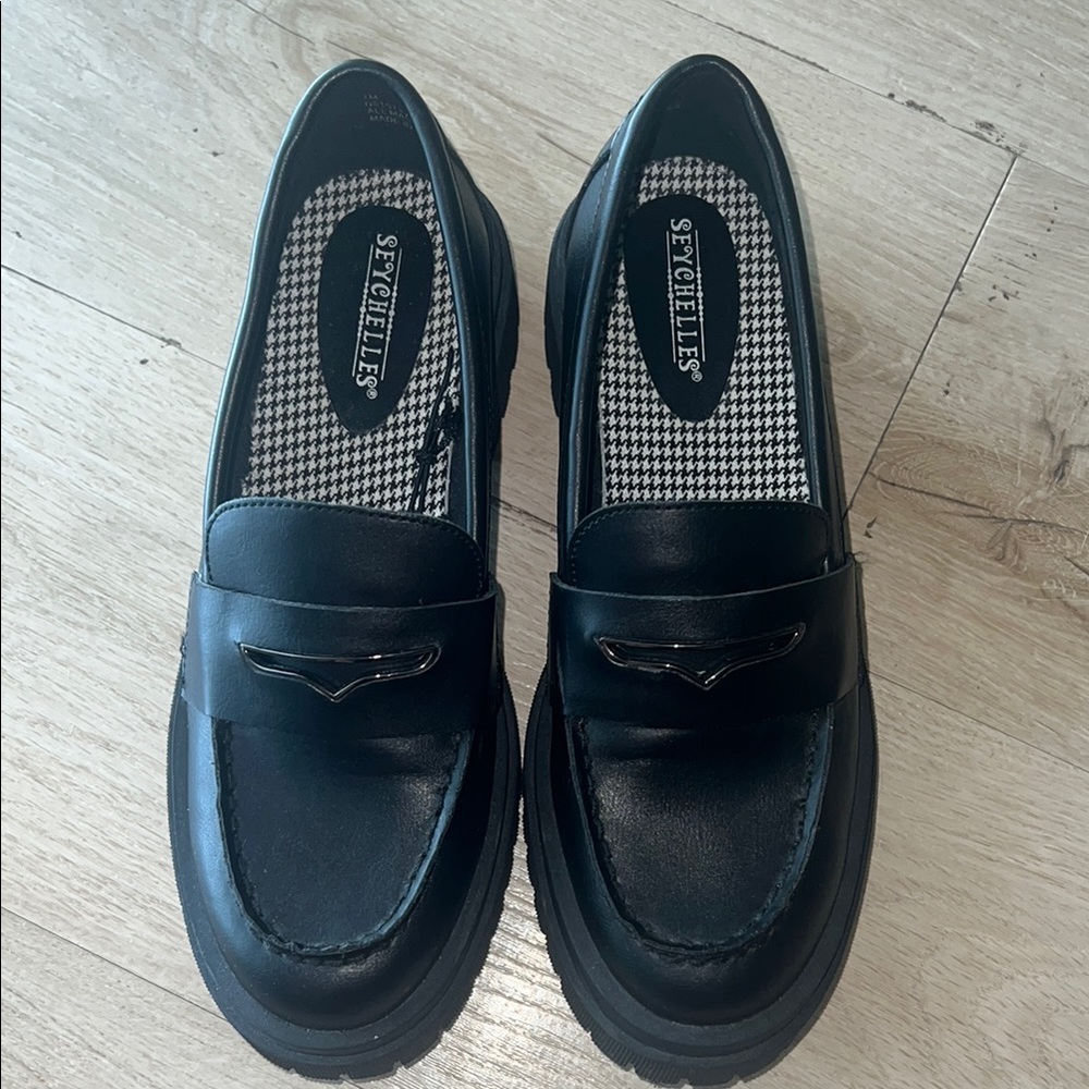 Seychelles Black Leather Loafers Classic Slip-On Flats